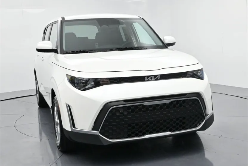 2025 Kia Soul S photo 1