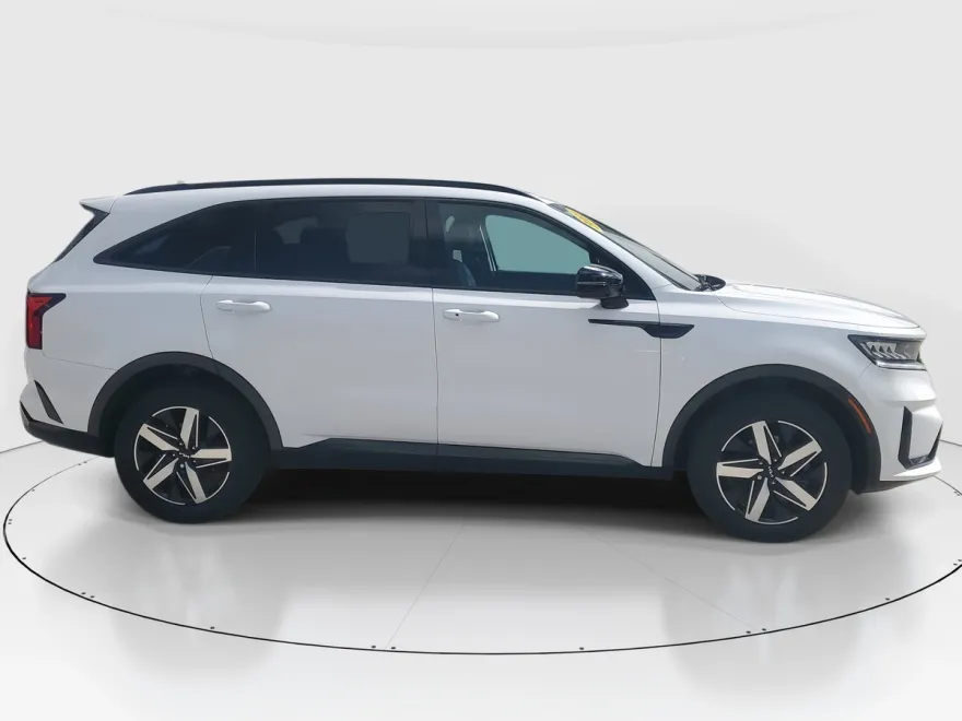 2022 Kia Sorento S photo 1