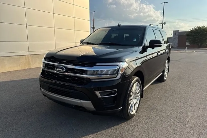 2024 Ford Expedition Limited photo 1