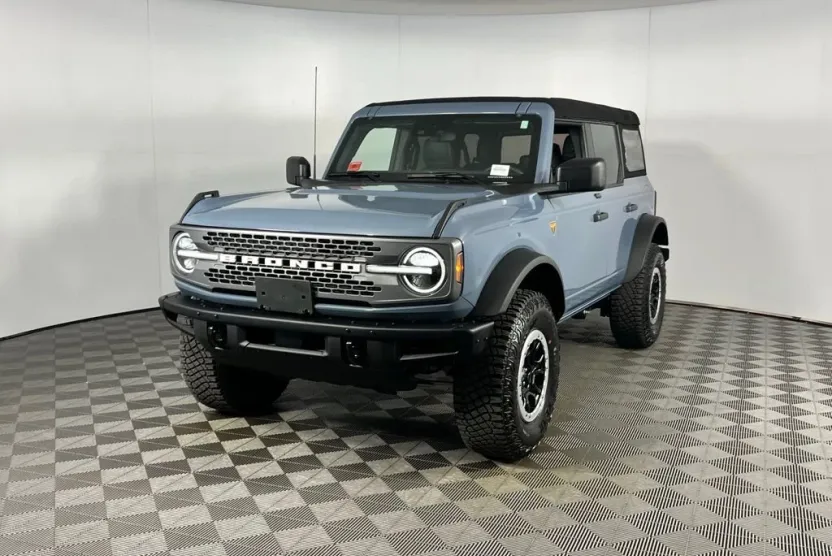 2024 Ford Bronco Badlands photo 1