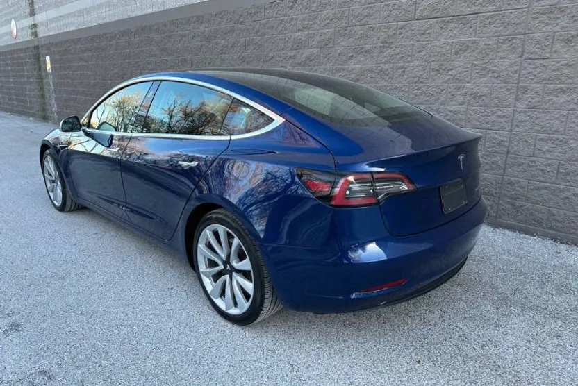2019 Tesla Model 3 Long Range photo 1