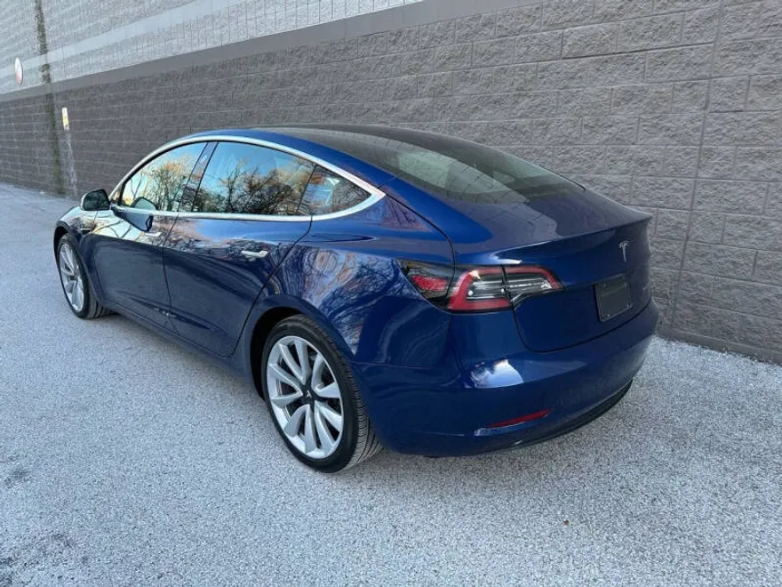 2019 Tesla Model 3 Long Range photo 1