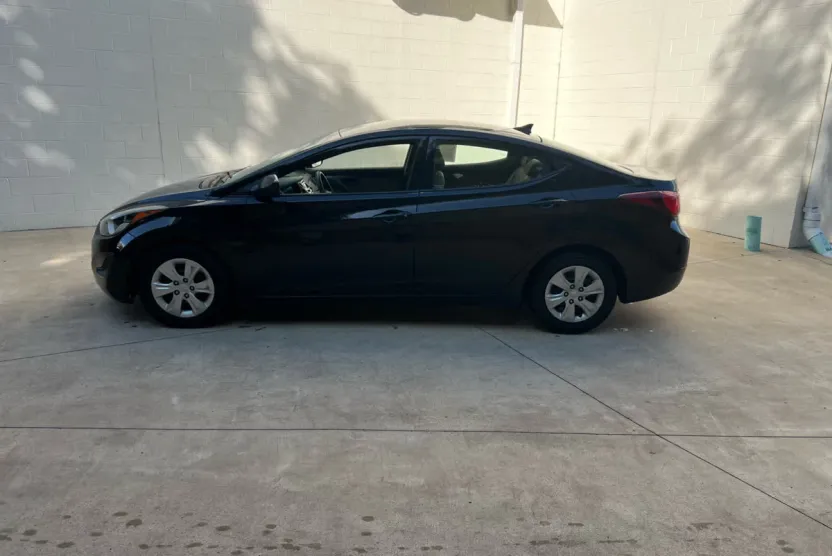 2016 Hyundai Elantra SE photo 1
