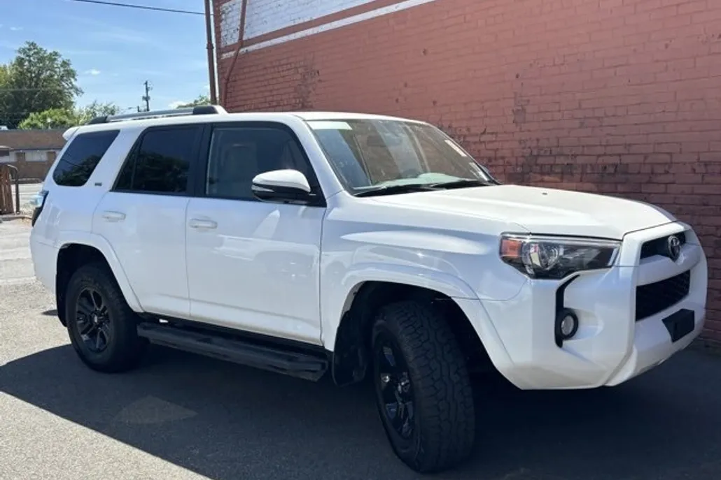 2019 Toyota 4Runner SR5 Premium photo 1