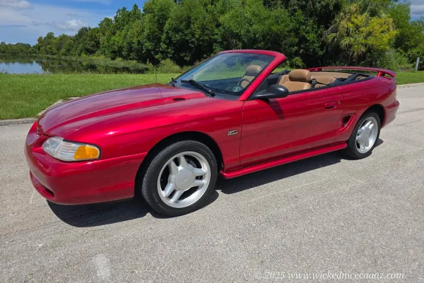 1994 Ford Mustang GT photo 1