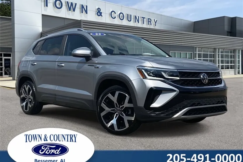 2022 Volkswagen Taos SEL photo 1