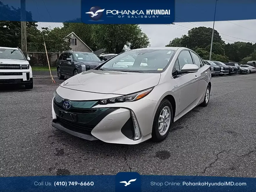 2017 Toyota Prius Prime Premium photo 1