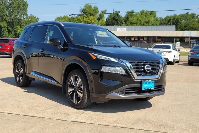 2023 Nissan Rogue SL photo 1