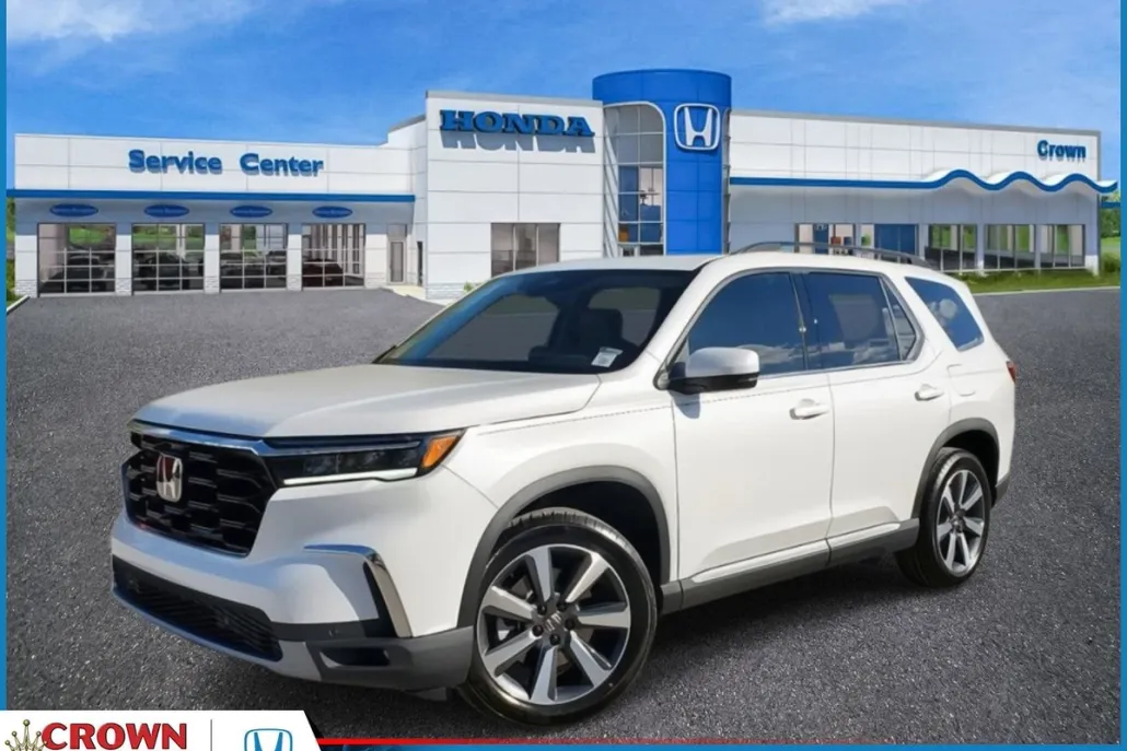 2025 Honda Pilot Touring photo 1