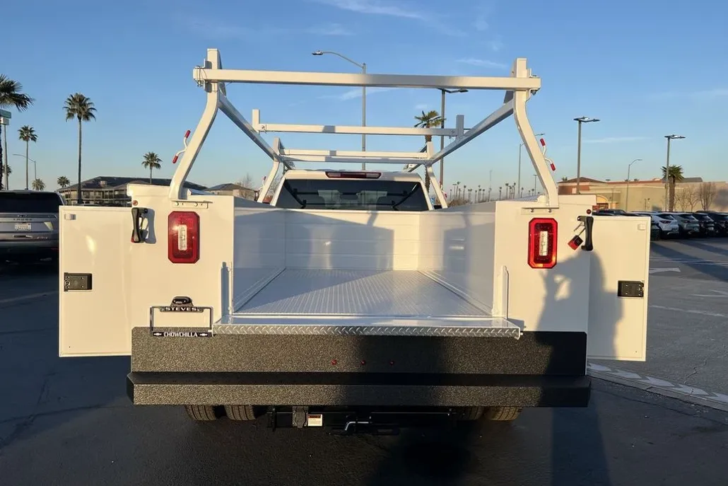 2024 Chevrolet Silverado 3500HD Work Truck photo 1