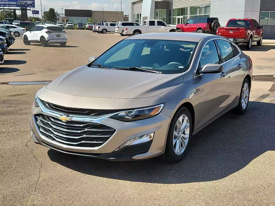2023 Chevrolet Malibu 1LT photo 1