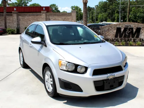 2014 Chevrolet Sonic LT photo 4