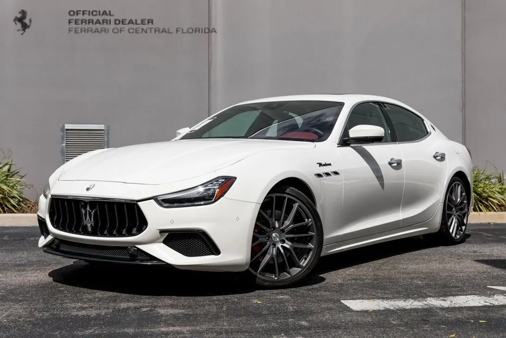 2022 Maserati Ghibli Modena photo 1