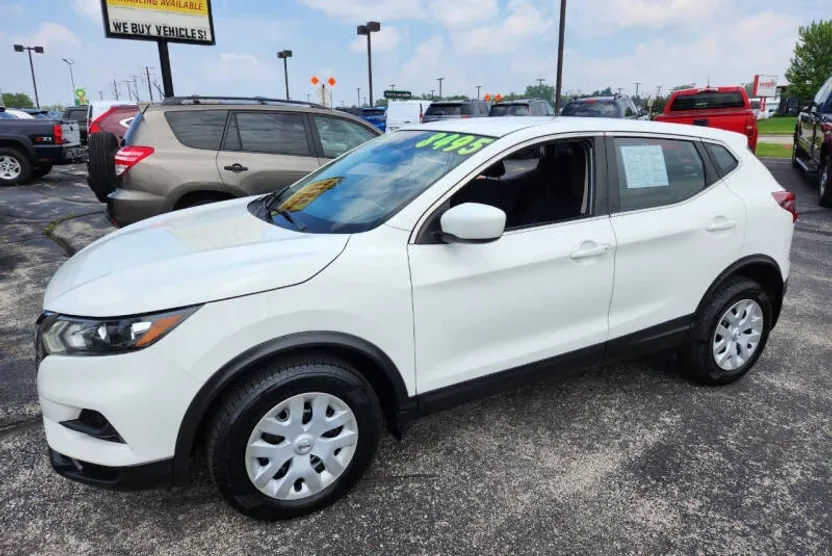 2020 Nissan Rogue Sport S photo 1