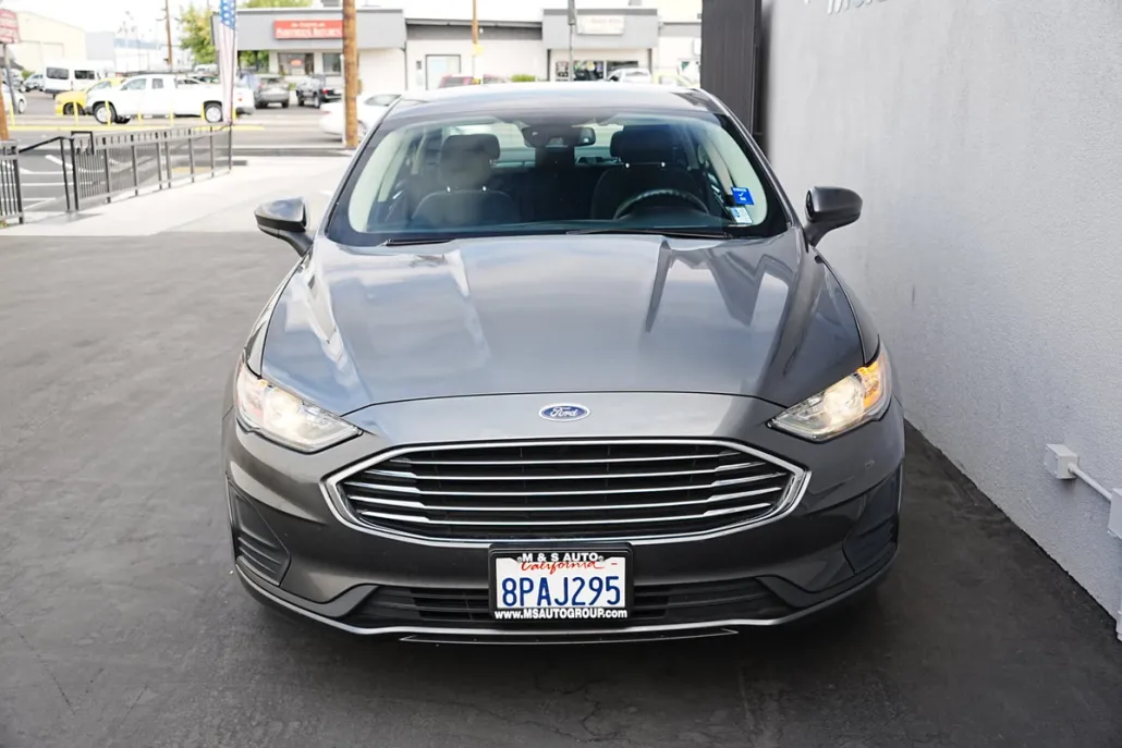 2020 Ford Fusion SE photo 1