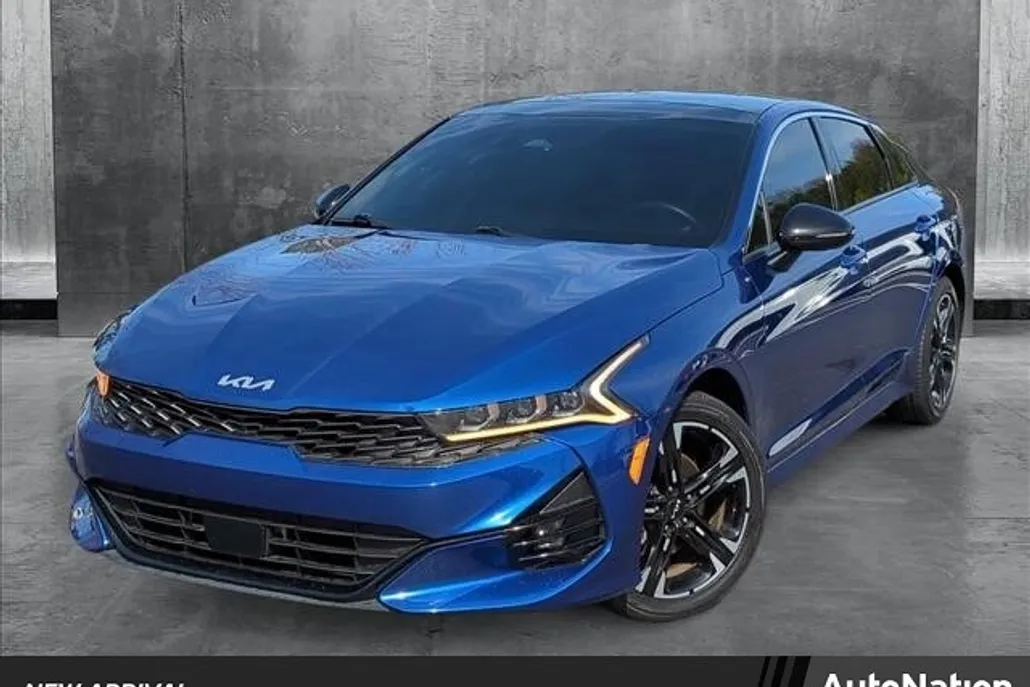 2023 Kia K5 GT-Line photo 1