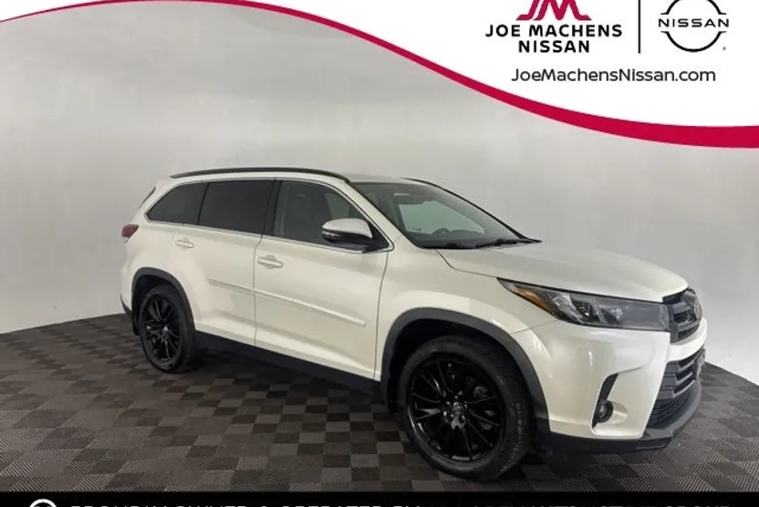 2019 Toyota Highlander Base photo 1