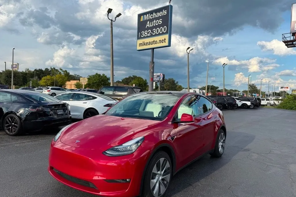 2022 Tesla Model Y Long Range photo 1