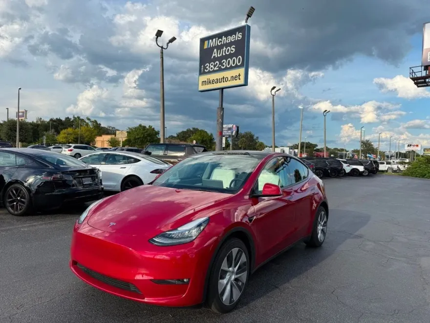 2022 Tesla Model Y Long Range photo 1