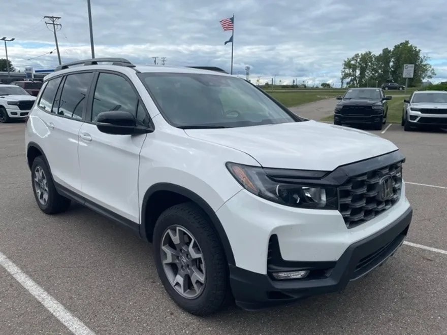 2023 Honda Passport TrailSport photo 1