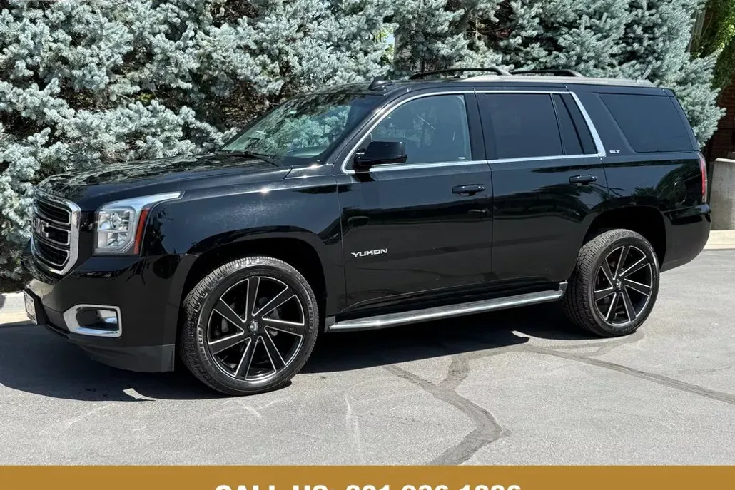 2017 Gmc Yukon SLT photo 1