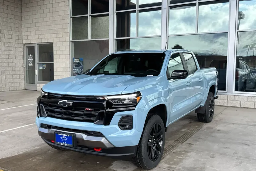 2025 Chevrolet Colorado Z71 photo 1