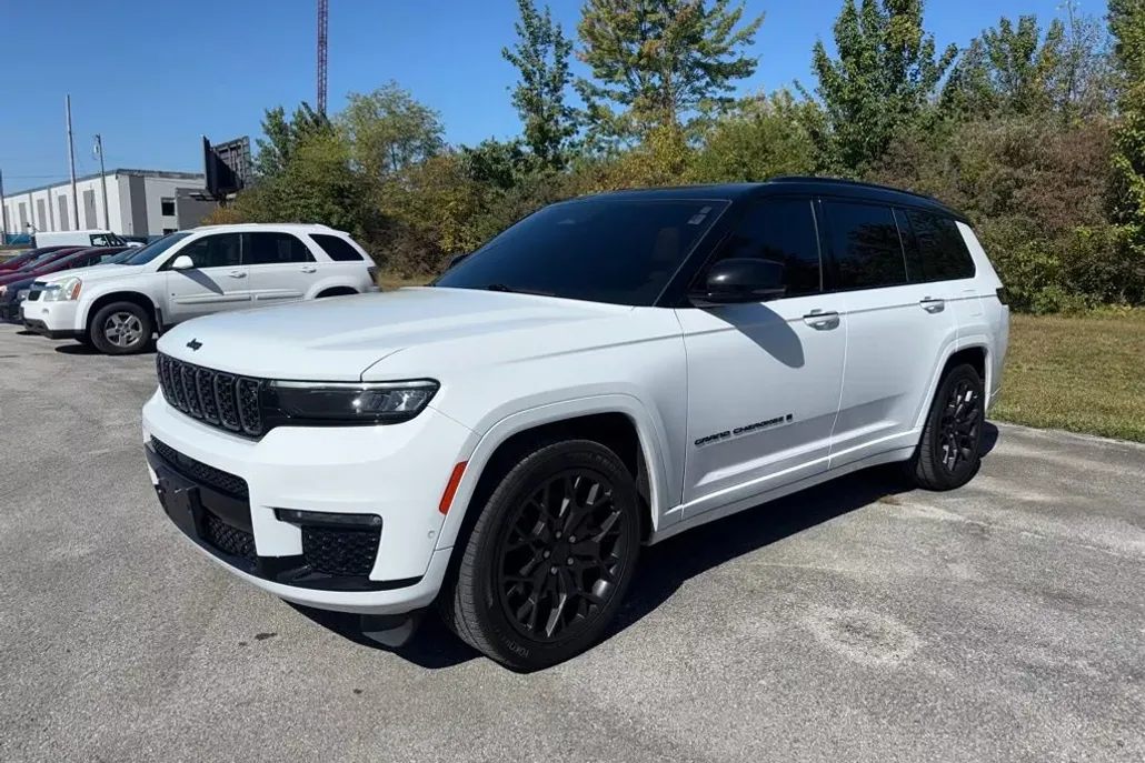 2023 Jeep Grand Cherokee L Summit Reserve photo 1