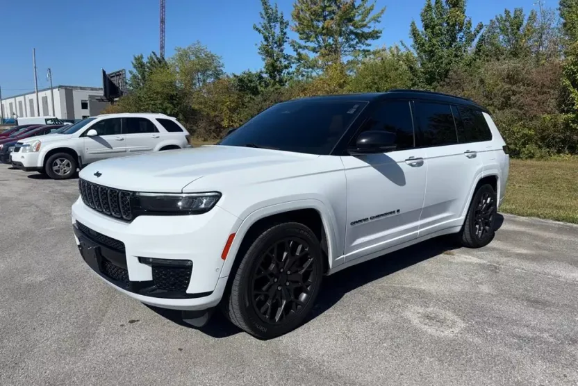 2023 Jeep Grand Cherokee L Summit Reserve photo 1