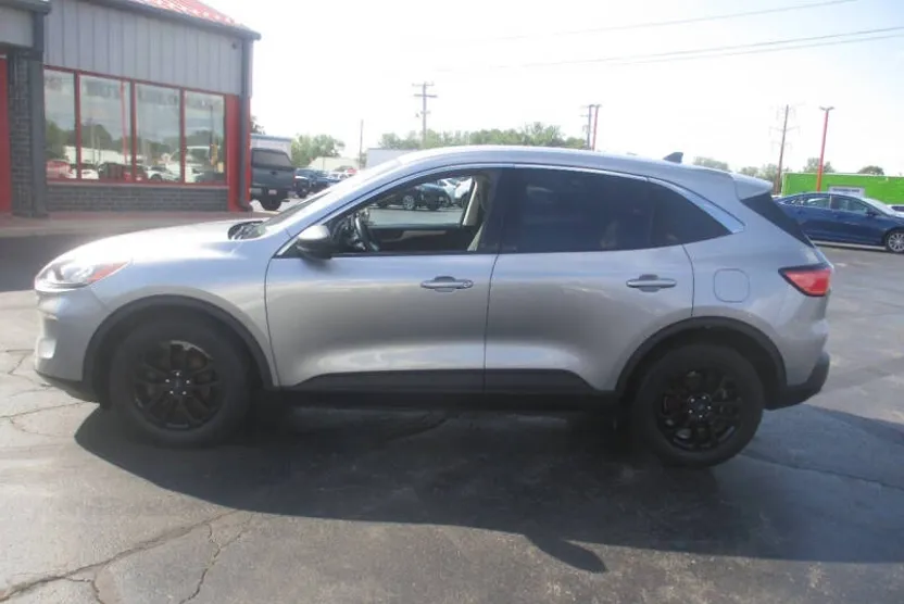 2022 Ford Escape SE photo 1