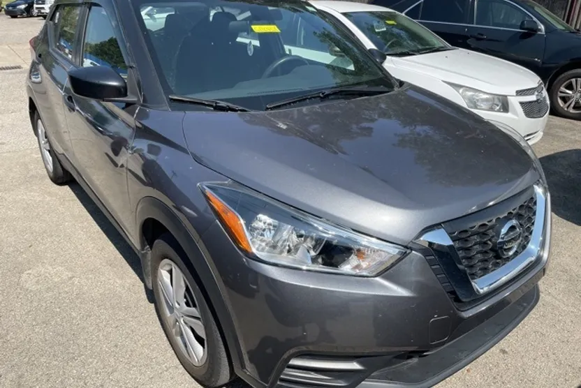 2019 Nissan Kicks S photo 1