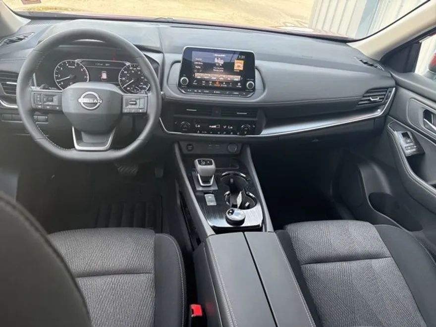 2026 Nissan Rogue SV photo 1