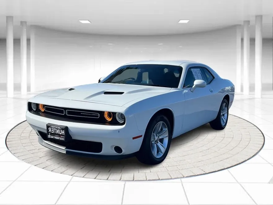 2023 Dodge Challenger SXT photo 1