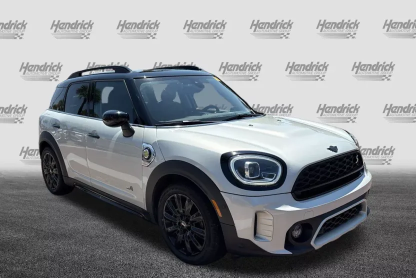 2022 Mini Countryman SE ALL4 photo 1