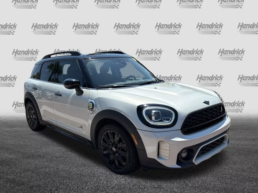 2022 Mini Countryman SE ALL4 photo 1