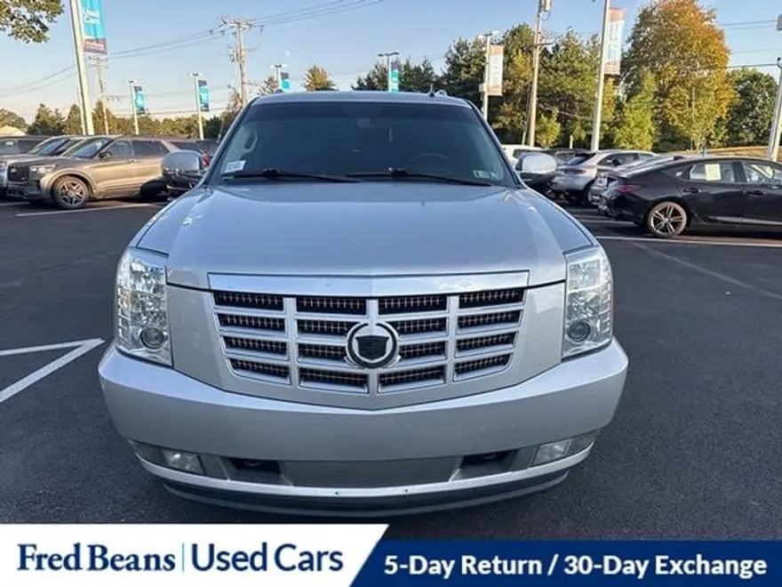 2011 Cadillac Escalade ESV Luxury photo 1