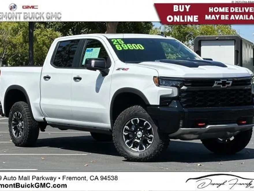 2025 Chevrolet Silverado 1500 ZR2 photo 1