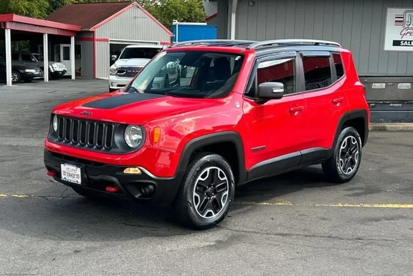 2015 Jeep Renegade Trailhawk photo 1