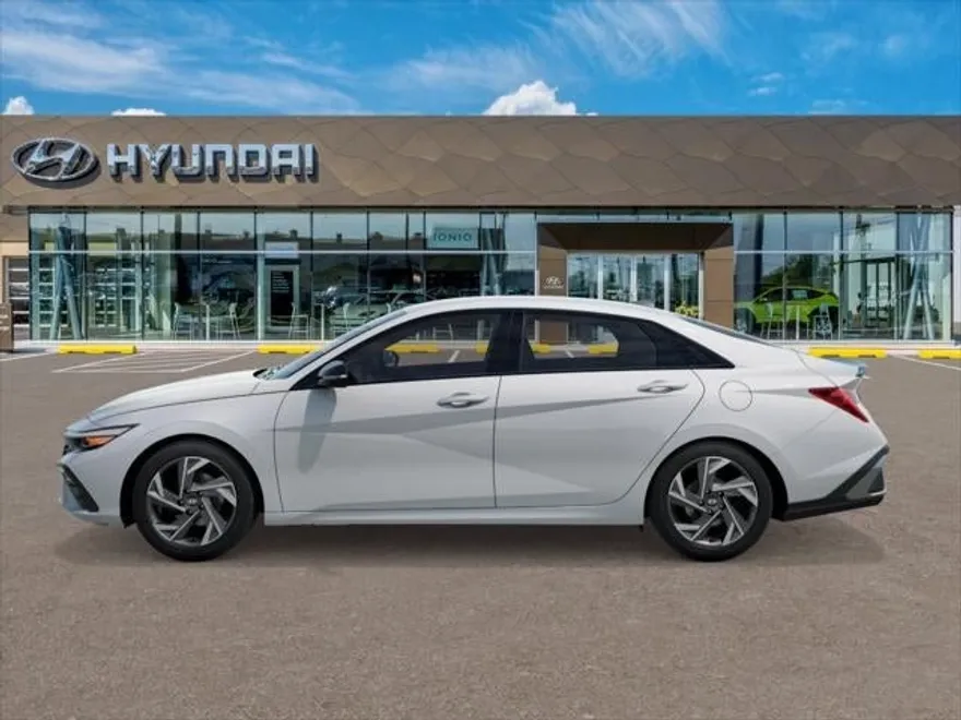 2025 Hyundai Elantra SEL Sport photo 1