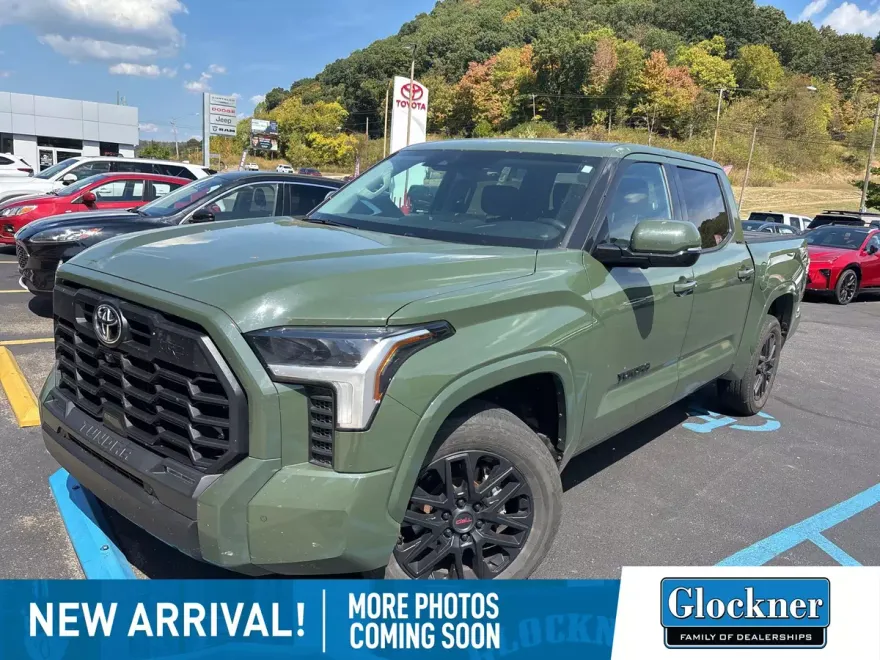 2023 Toyota Tundra SR5 CrewMax photo 1