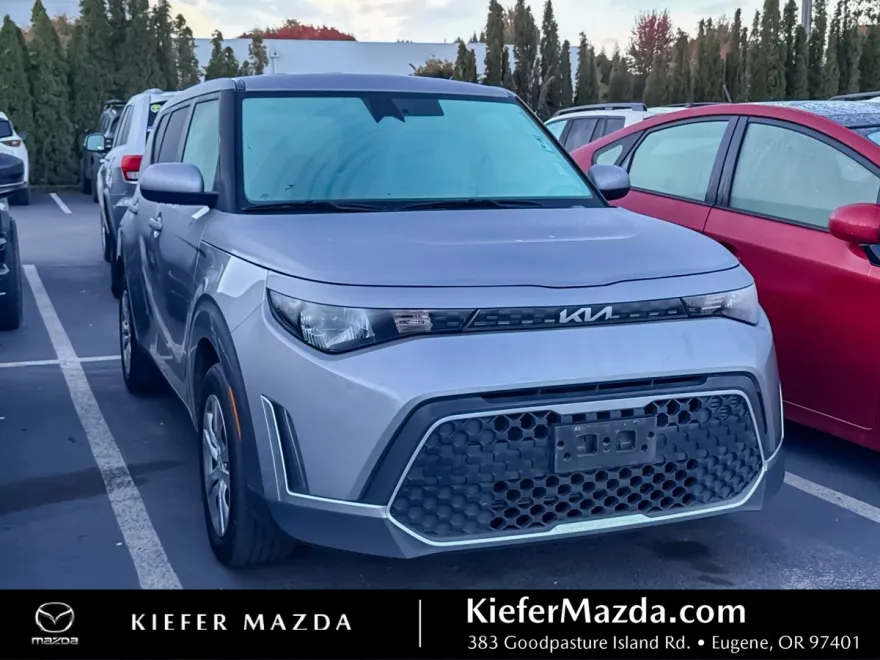 2023 Kia Soul LX photo 1