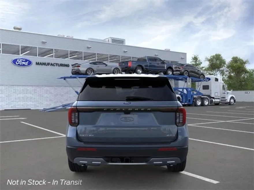 2025 Ford Explorer photo 1