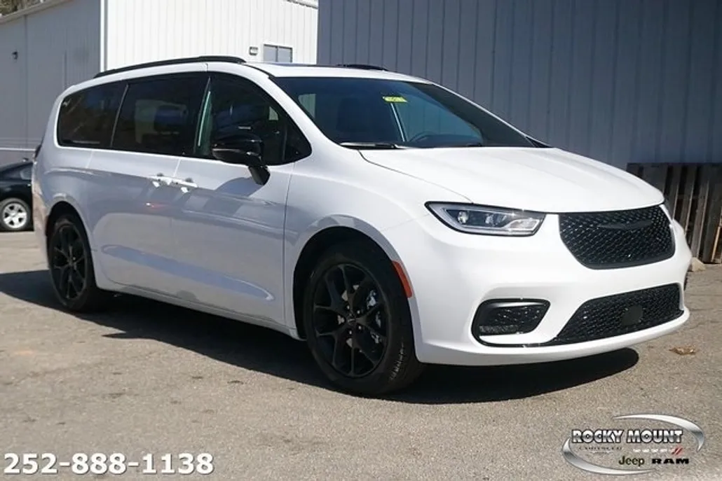 2024 Chrysler Pacifica Limited photo 1