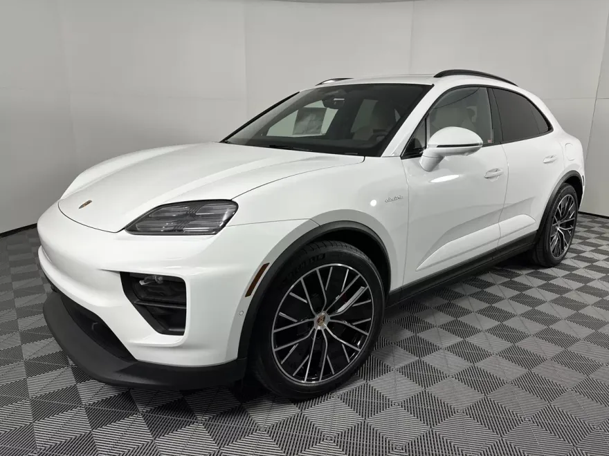 2025 Porsche Macan Electric photo 1