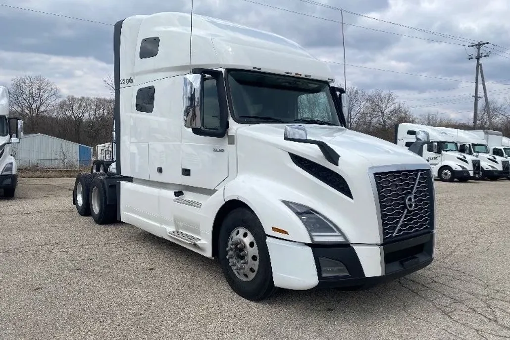 2020 Volvo Truck VNL photo 1