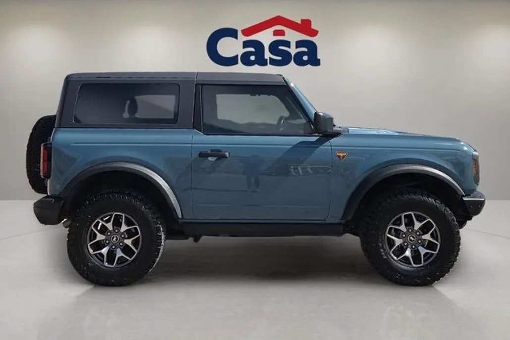 2023 Ford Bronco Badlands photo 1