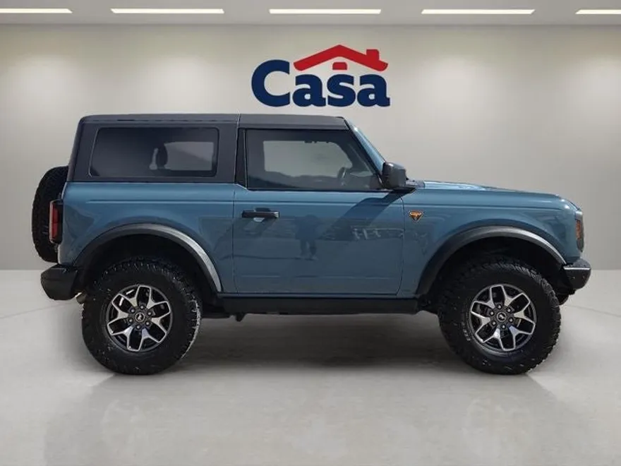 2023 Ford Bronco Badlands photo 1