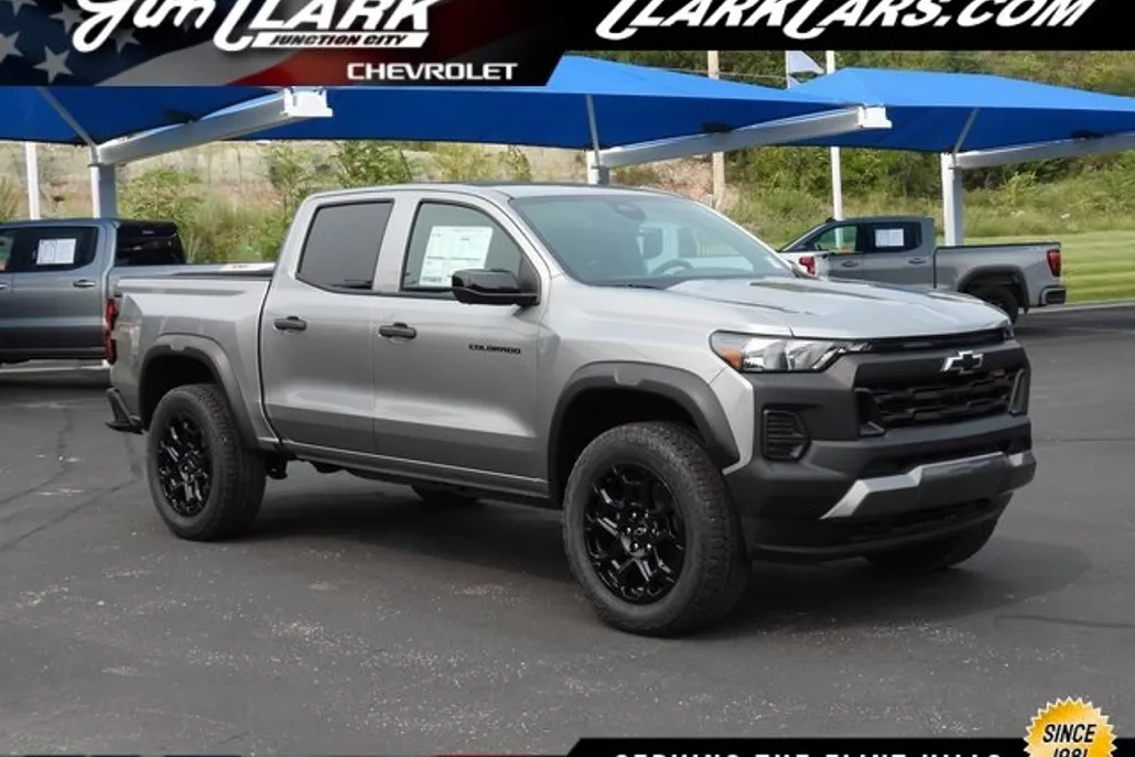 2026 Chevrolet Colorado Trail Boss photo 1