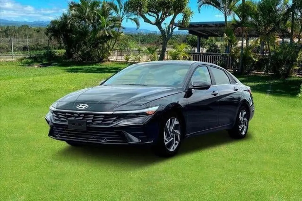 2025 Hyundai Elantra Limited photo 1