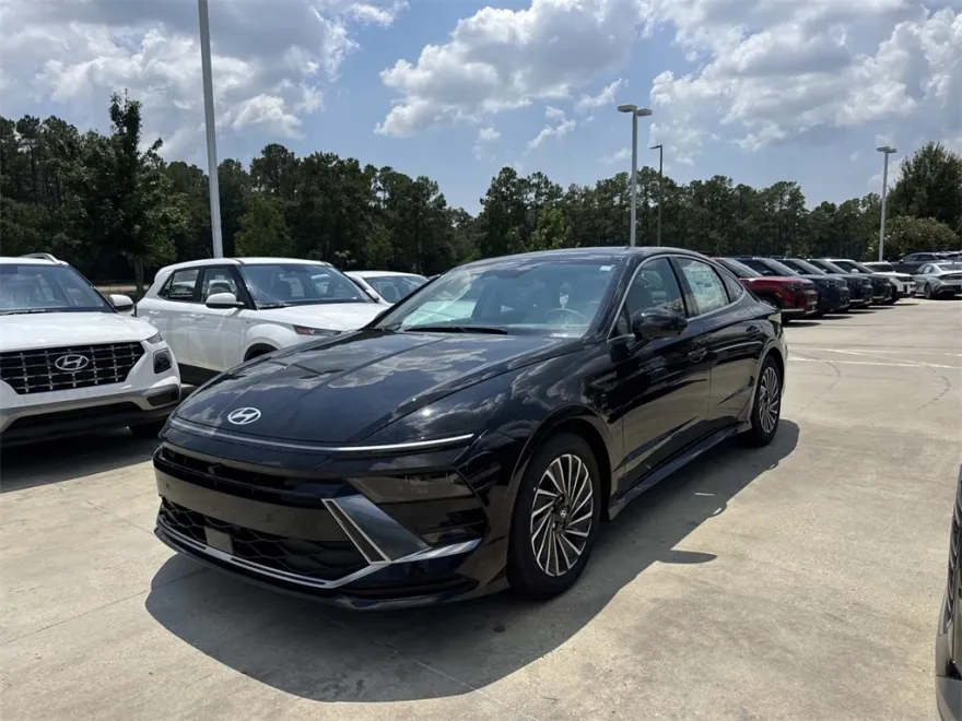 2025 Hyundai Sonata Hybrid Limited photo 1