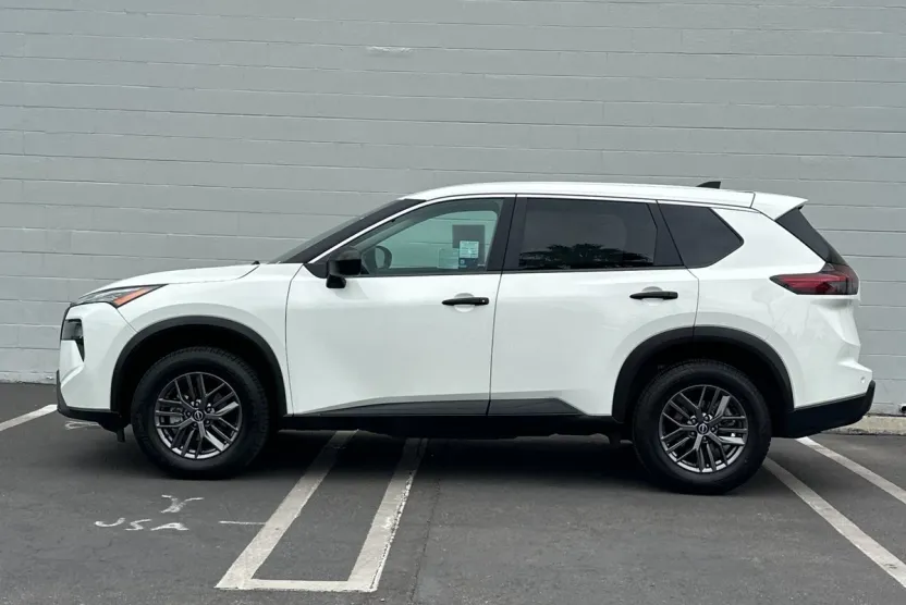 2024 Nissan Rogue S photo 1